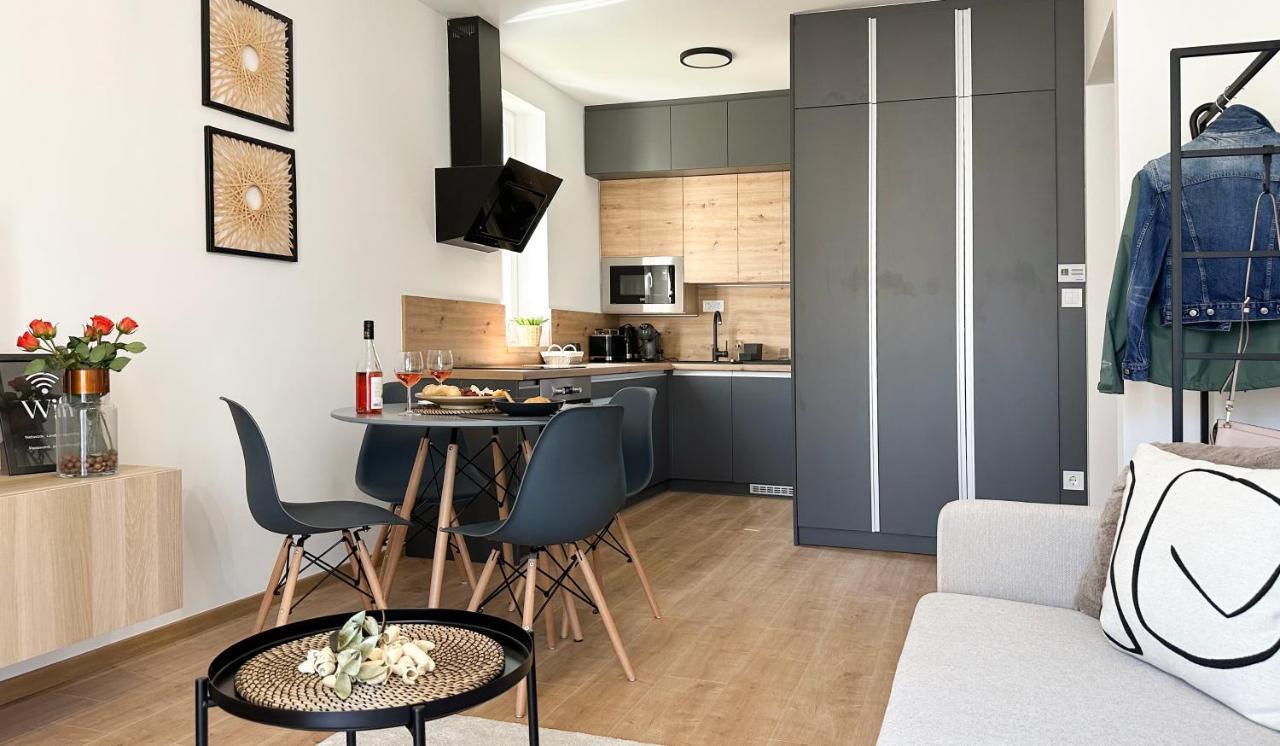 Linden Apartman 002 - Adults Only Mosonmagyaróvár Esterno foto