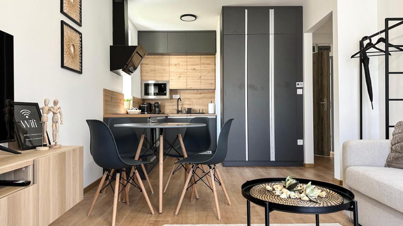Linden Apartman 002 - Adults Only Mosonmagyaróvár Esterno foto