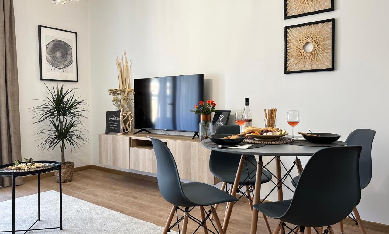 Linden Apartman 002 - Adults Only Mosonmagyaróvár Esterno foto