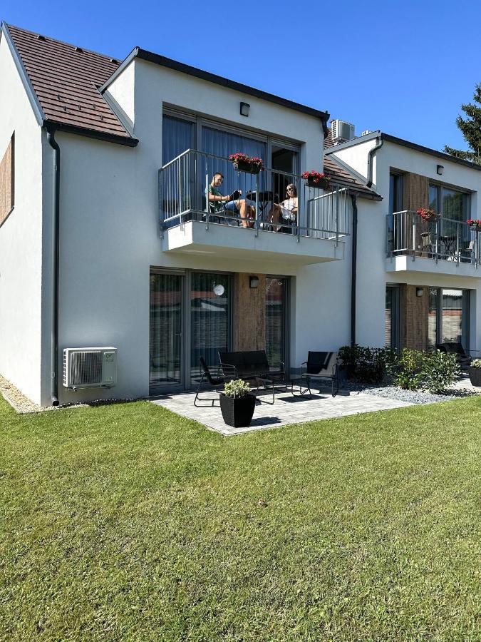 Linden Apartman 002 - Adults Only Mosonmagyaróvár Esterno foto