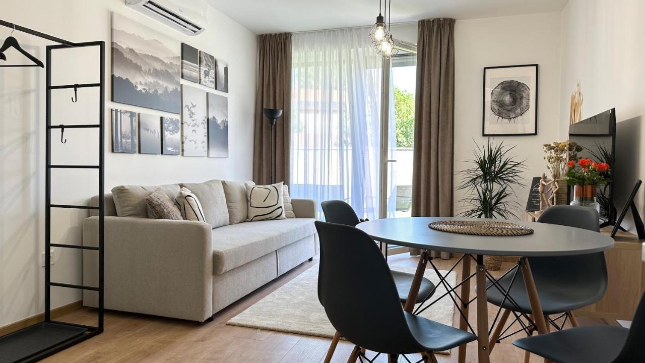 Linden Apartman 002 - Adults Only Mosonmagyaróvár Esterno foto
