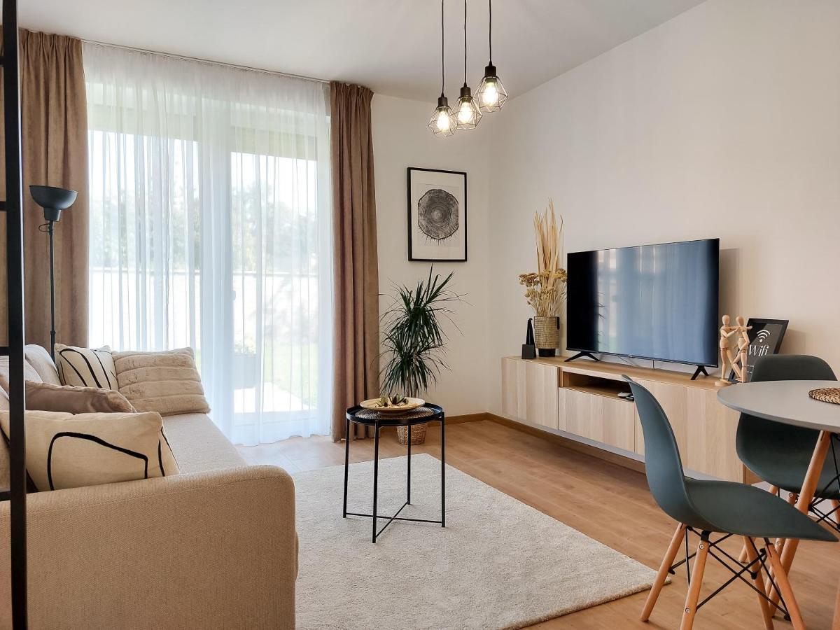 Linden Apartman 002 - Adults Only Mosonmagyaróvár Esterno foto
